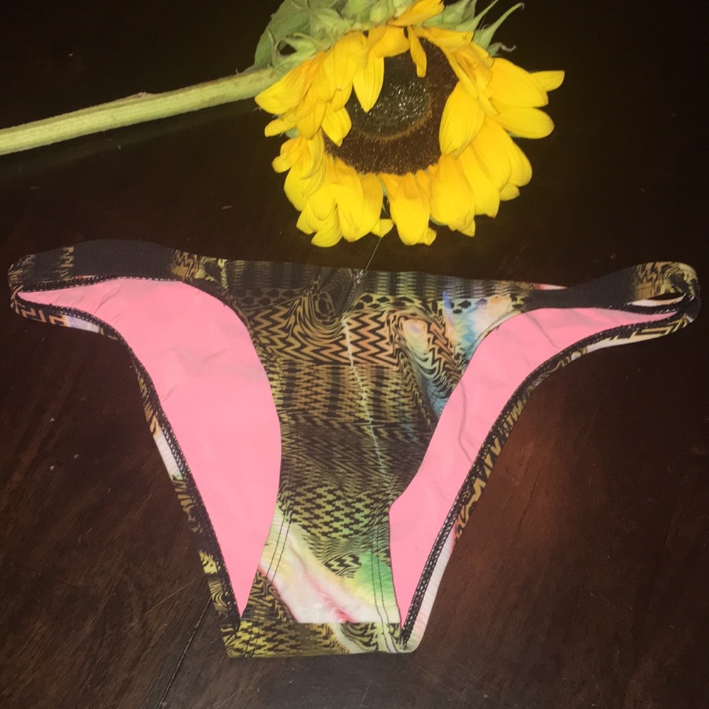 Volcom cheeky bikini bottoms BRAND NEW NWOT
